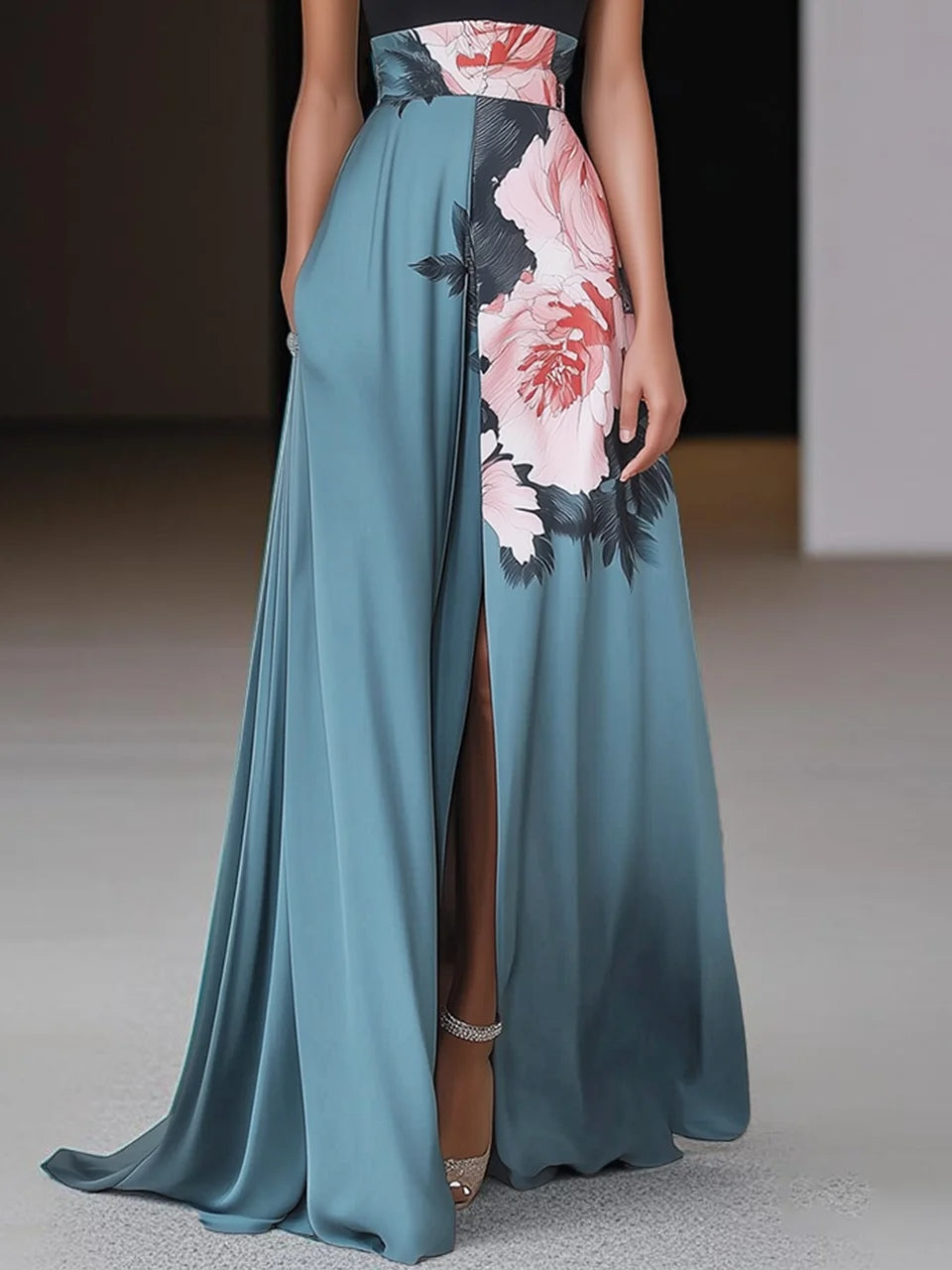 Della™ | Women's Halter-Neck Floral Maxi Dress