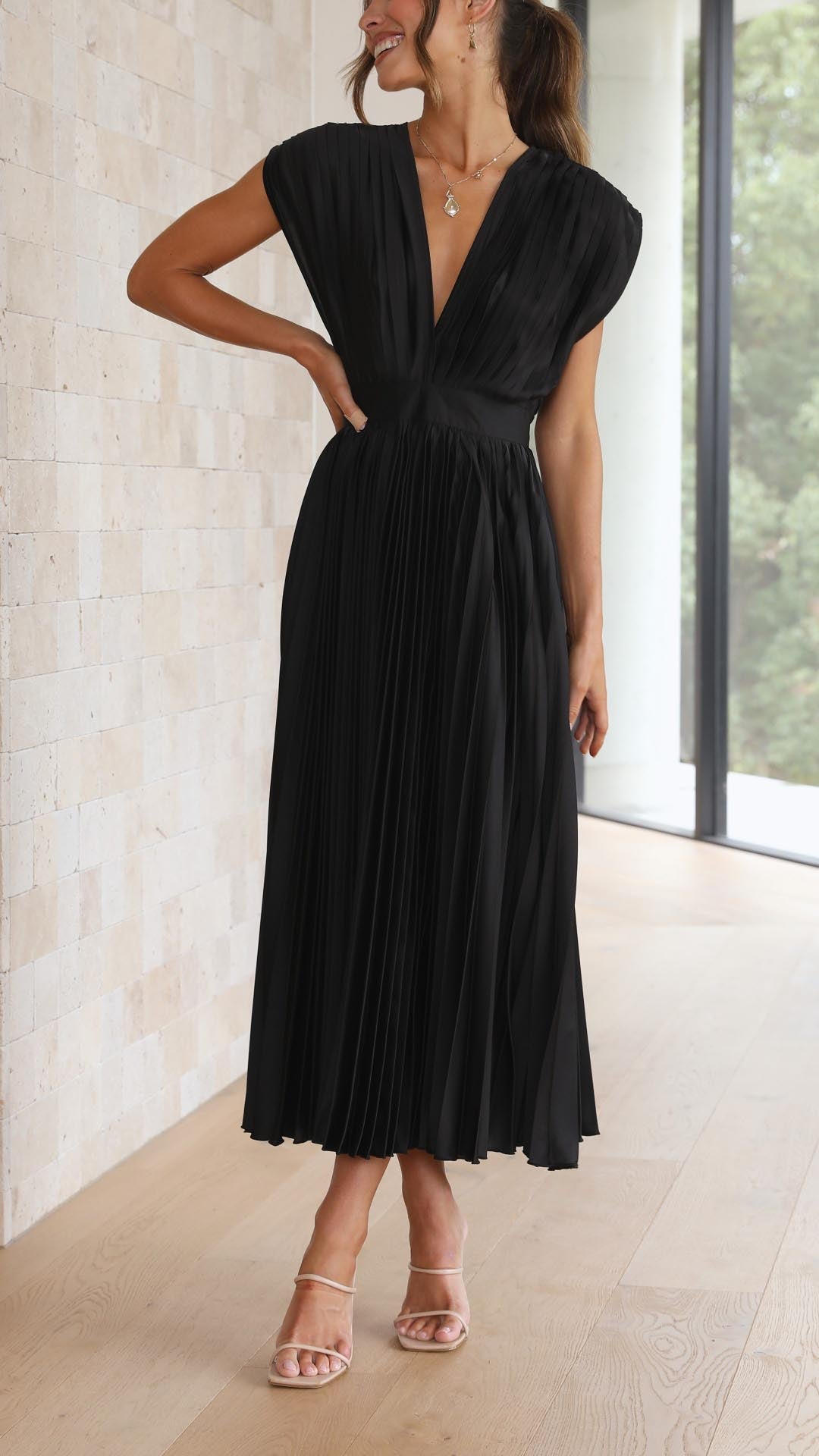 Hazel™ | Women's Pleated V-Neck Midi Dress