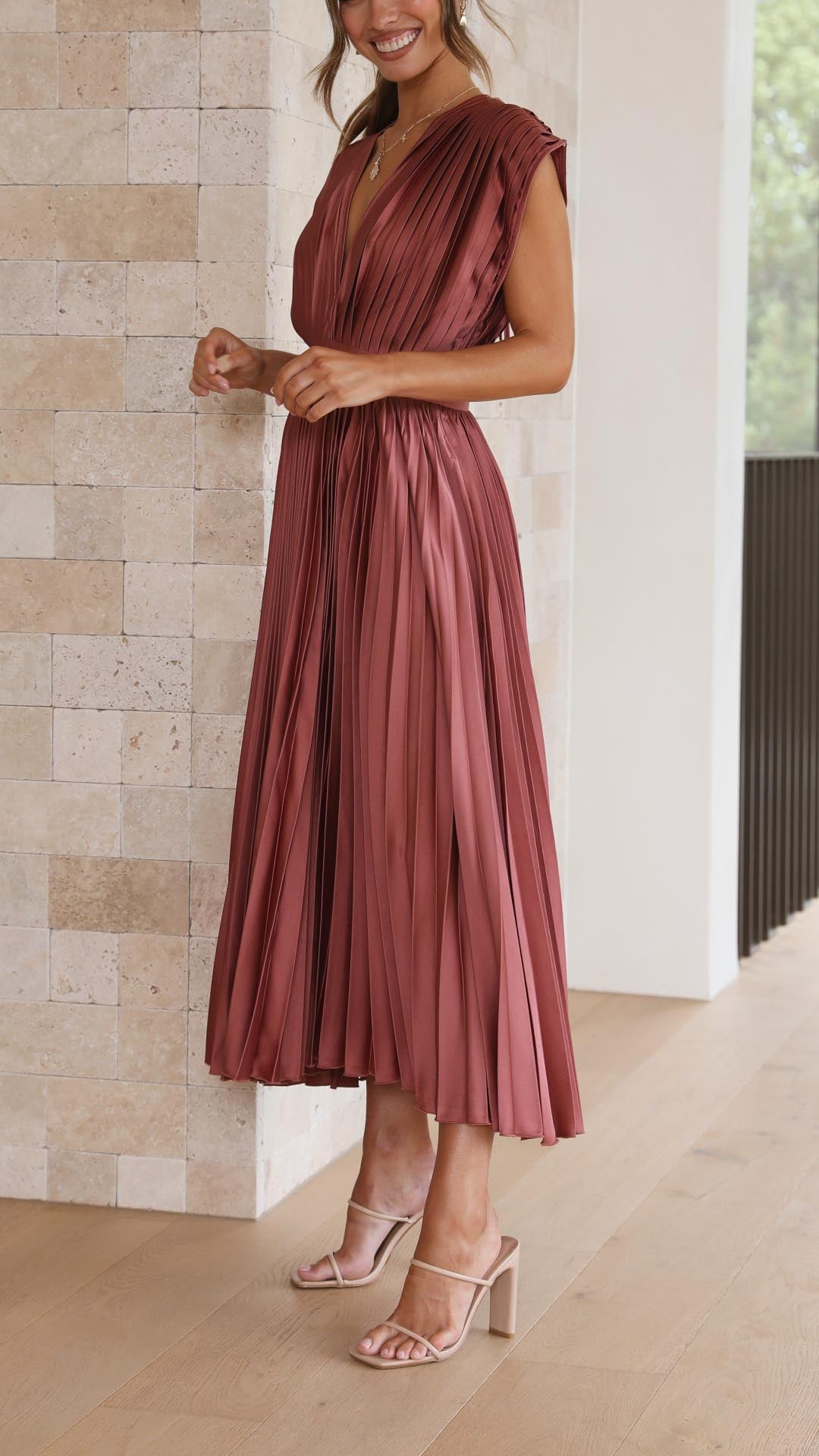 Hazel™ | Women's Pleated V-Neck Midi Dress